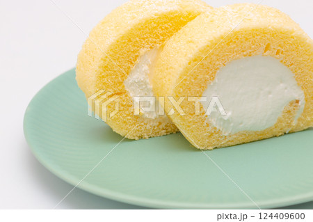 クリームたっぷりのロールケーキ クリームたっぷりのロールケーキ 124409600