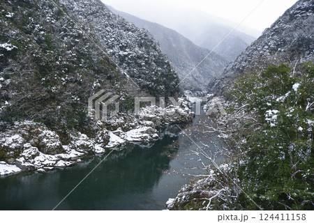 雪景色の小歩危峡 雪景色の小歩危峡 124411158