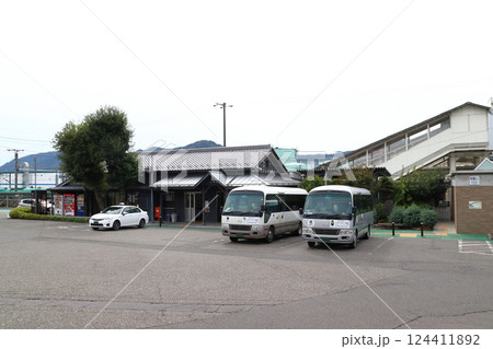 しなの鉄道線 戸倉駅前(長野県埴科郡坂城町) しなの鉄道線 戸倉駅前(長野県埴科郡坂城町) 124411892