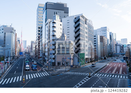 【札の辻】歩道橋から見る東京タワー 【札の辻】歩道橋から見る東京タワー 124419282