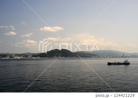 須磨浦沖を航行する船旅-1 124421229