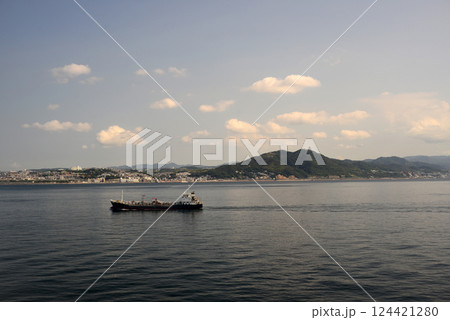 須磨浦沖を航行する船旅-3 須磨浦沖を航行する船旅-3 124421280