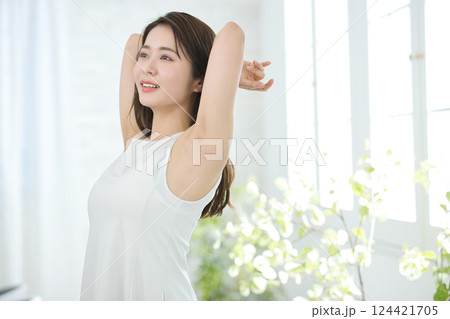 若い女性のビューティ 124421705