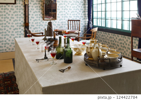 カピタン部屋 124422784