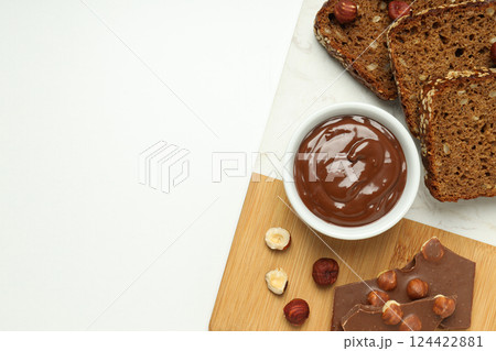 Morning food concept - tasty bread with chocolate pasta 124422881