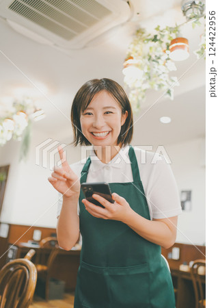 coffee shop 124422956