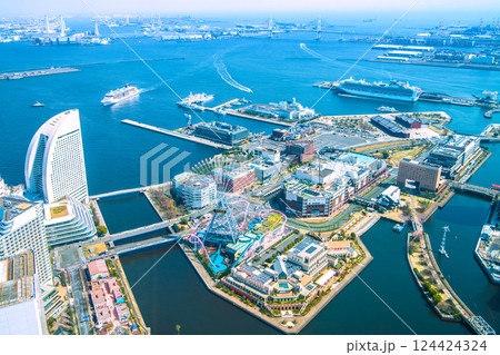 日本の横浜都市景観 初入港。横浜港に到着したオイローパ2。まもなく新港ふ頭に接岸=3月25日 日本の横浜都市景観 初入港。横浜港に到着したオイローパ2。まもなく新港ふ頭に接岸=3月25日 124424324