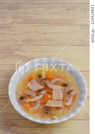 ベーコンと野菜のスープ 124424641