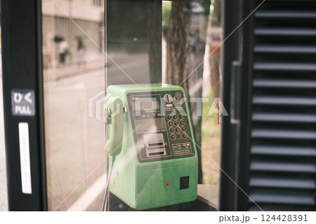 公衆電話のある風景 公衆電話のある風景 124428391