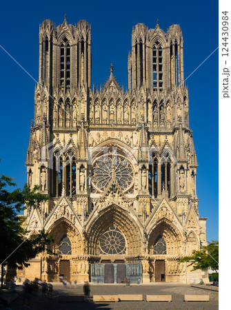 Landscape view of ornate Our Lady of Reims Cathedral - Notre Dame de Reims Cathedral Landscape view of ornate Our Lady of Reims Cathedral - Notre Dame de Reims Cathedral 124430984