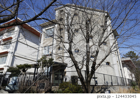 城山小学校平和祈念館（旧城山国民学校校舎） 124433045