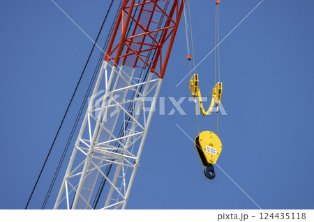 クライミングクレーンのフックの接写。建設現場のイメージ 124435118