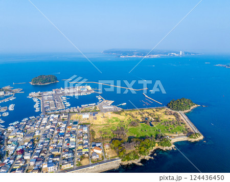篠島(愛知県)※前方:羽豆岬 篠島(愛知県)※前方:羽豆岬 124436450
