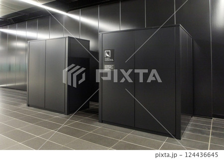 大阪メトロ、夢洲駅に設置されたカームダウン・クールダウンスペース 124436645