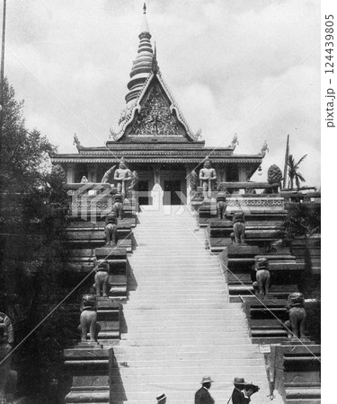 1900年　パリ万博　カンボジアのパビリオン 124439805