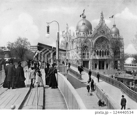 1900年　パリ万博　動く歩道 124440534