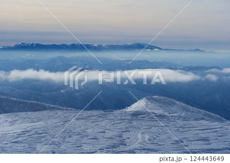 厳冬の地蔵岳。蔵王、山形、日本。1月下旬。 厳冬の地蔵岳。蔵王、山形、日本。1月下旬。 124443649