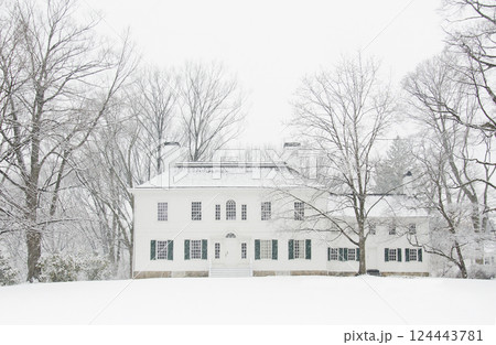 Exterior of George Washingtons headquarters Ford Mansion in winter 124443781
