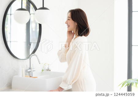 女性ビューティーイメージ 124445059