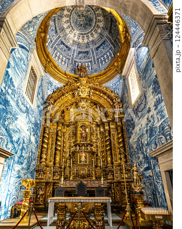 Almancil, Portugal - Feb 17, 2025: Main altar of Igreja de Sao Lourenco church in Almancil, Portugal 124446371