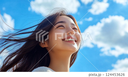 青空と女性 124453626