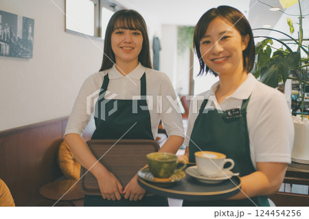 coffee shop 124454256