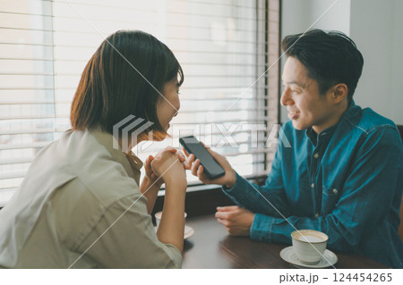 coffee shop 124454265