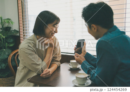 coffee shop 124454269