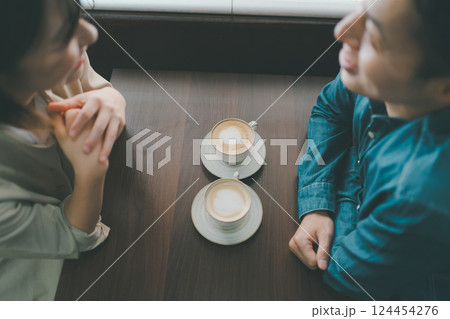 coffee shop 124454276