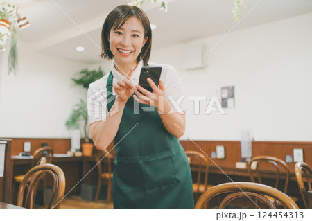 coffee shop 124454313