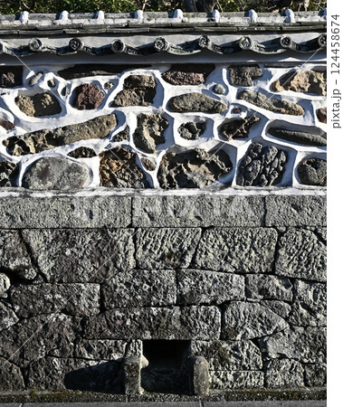 五色塀（草場小路・長崎県大村市） 124458674