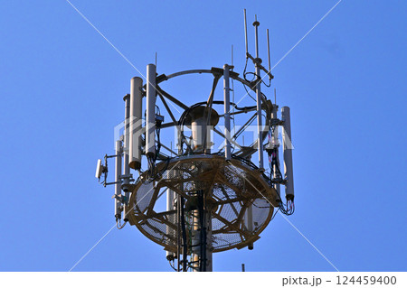 通信イメージ(電波塔:基地局) 通信イメージ(電波塔:基地局) 124459400