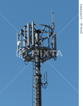 通信イメージ(電波塔:基地局) 通信イメージ(電波塔:基地局) 124459401