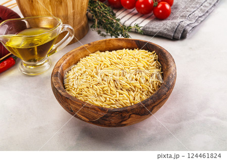 Italian raw dry pasta risoni 124461824