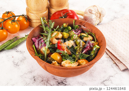 Gourmet salad with prawn and asparagus Gourmet salad with prawn and asparagus 124461848