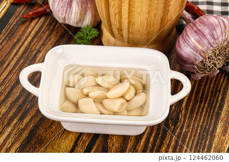 Tasty aroma marinated garlic cloves 124462060