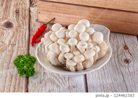 Raw asian mushrooms buna shimeji Raw asian mushrooms buna shimeji 124462383
