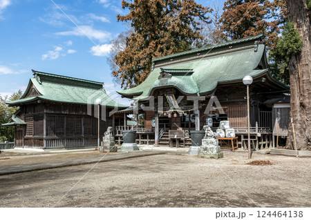 太田の八幡様として知られる若宮八幡宮拝殿と神楽殿 124464138