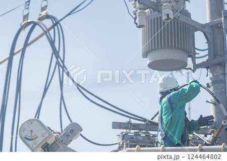 配電線作業　配電工事 124464802