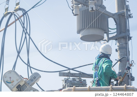 配電線作業　配電工事 124464807