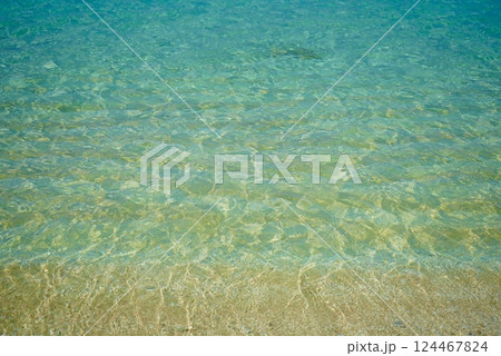 波照間島の美しい海とさわやかな空 124467824