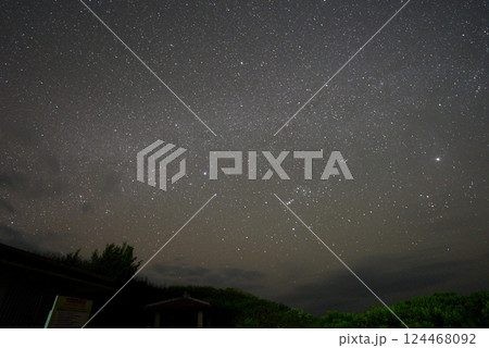 波照間島で見ることができる満点の星空 波照間島で見ることができる満点の星空 124468092