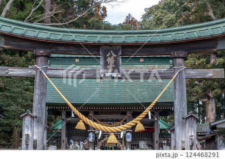 んばの八幡さんとして知られる馬場八幡宮の木製明神鳥居 んばの八幡さんとして知られる馬場八幡宮の木製明神鳥居 124468291