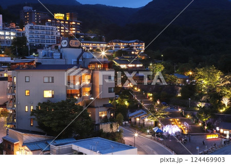 伊香保温泉の町並み 夜景 伊香保温泉の町並み 夜景 124469903