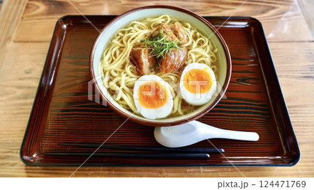 半熟たまごがのった沖縄そば 半熟たまごがのった沖縄そば 124471769