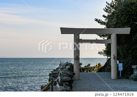 二見興玉神社の鳥居 三重県伊勢市 124471919