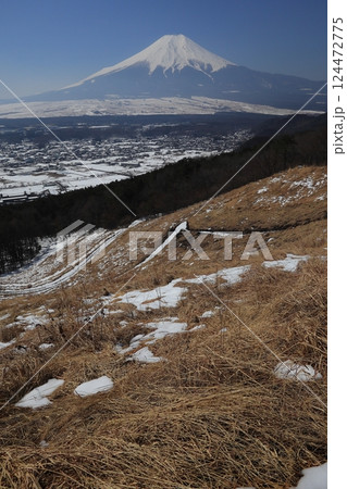 雪の富士山 雪の富士山 124472775