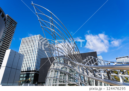 国立国際美術館 大阪市北区中之島(現代美術の展示)万博記念公園から移転 国立国際美術館 大阪市北区中之島(現代美術の展示)万博記念公園から移転 124476295
