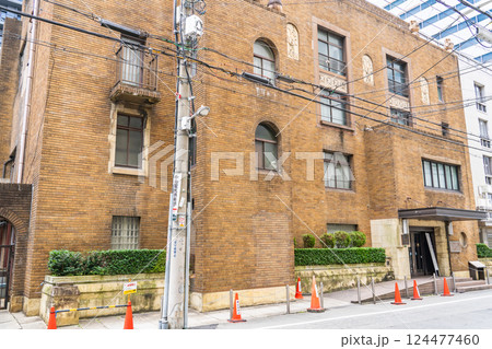 大阪市北区堂島浜　中央電気倶楽部（生きた建築ミュージアム）関西電気俱楽部　イタリア風の昭和レトロビル 124477460