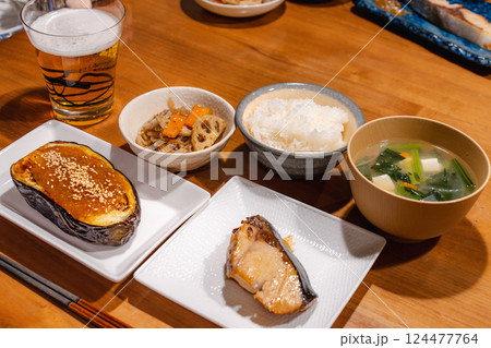 味噌田楽ときんぴらの和食晩酌セット 124477764